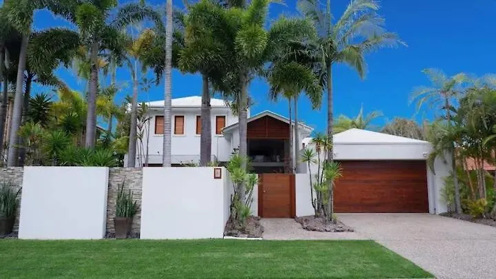 Luxurious, Tropical Haven, Mooloolaba- Moonda5 Villa Australia