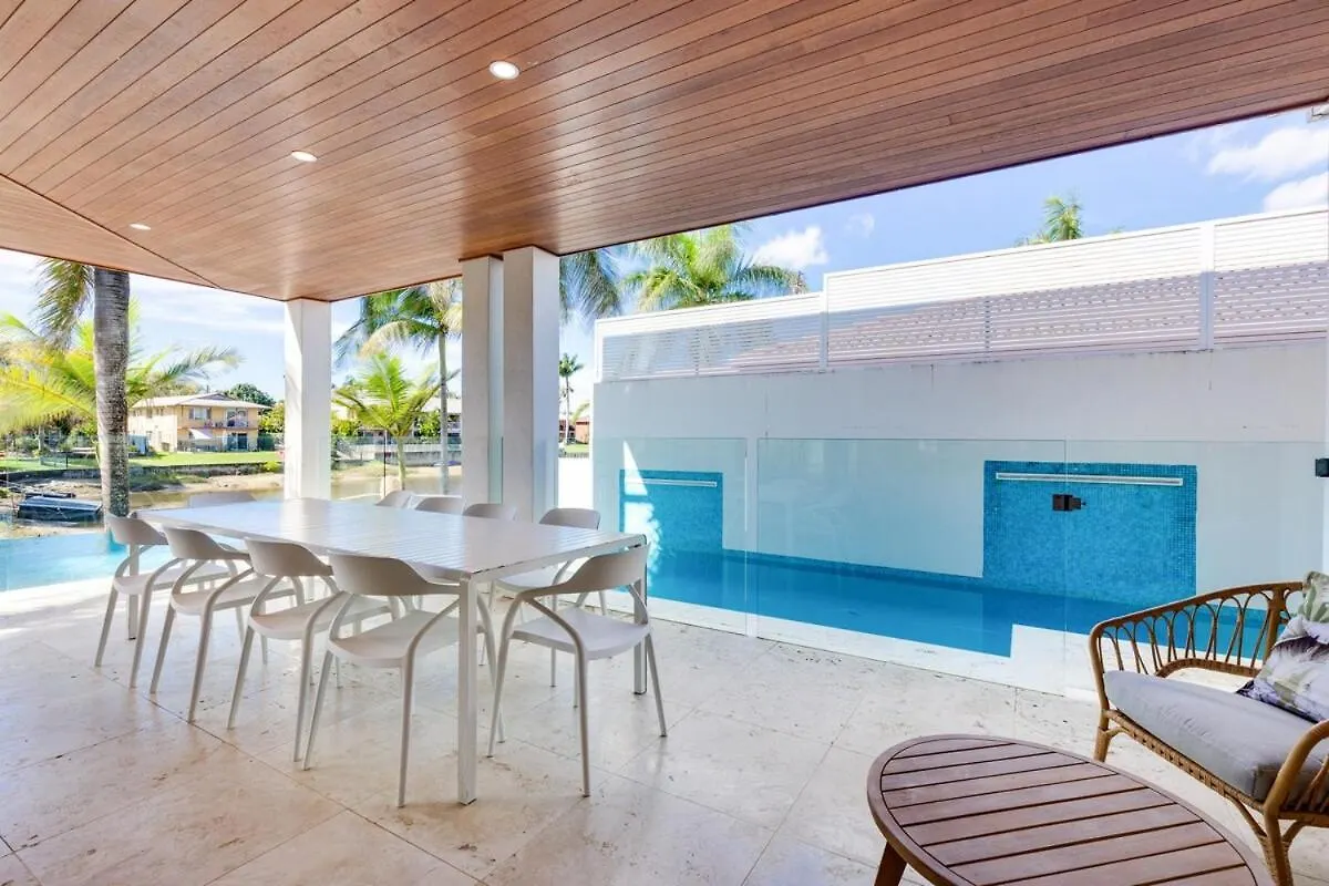 Holiday home Luxurious, Tropical Haven, Mooloolaba- Moonda5 Villa