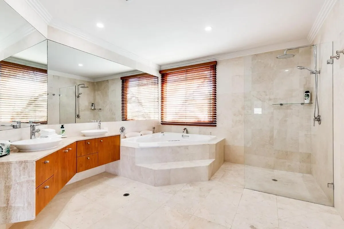 Luxurious, Tropical Haven, Mooloolaba- Moonda5 Villa 0*, Mooloolaba