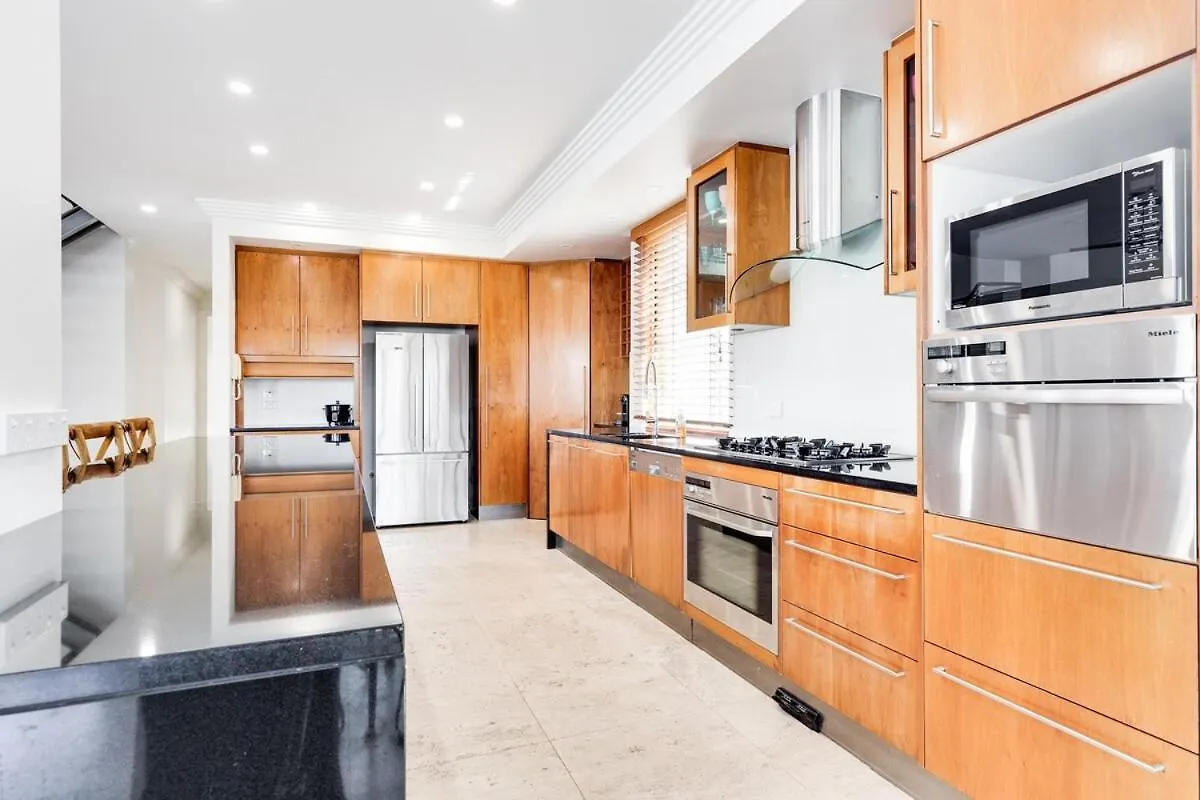 Luxurious, Tropical Haven, Mooloolaba- Moonda5 Villa 0*, Mooloolaba