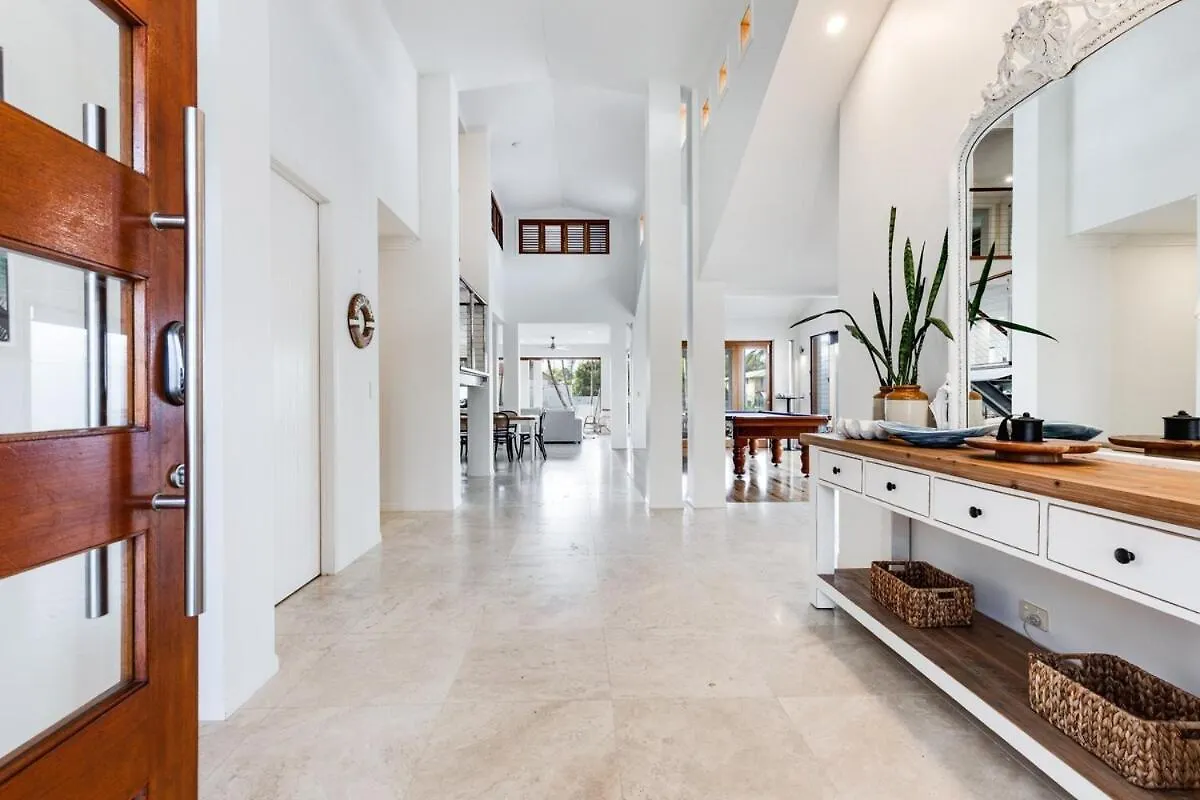 Holiday home Luxurious, Tropical Haven, Mooloolaba- Moonda5 Villa