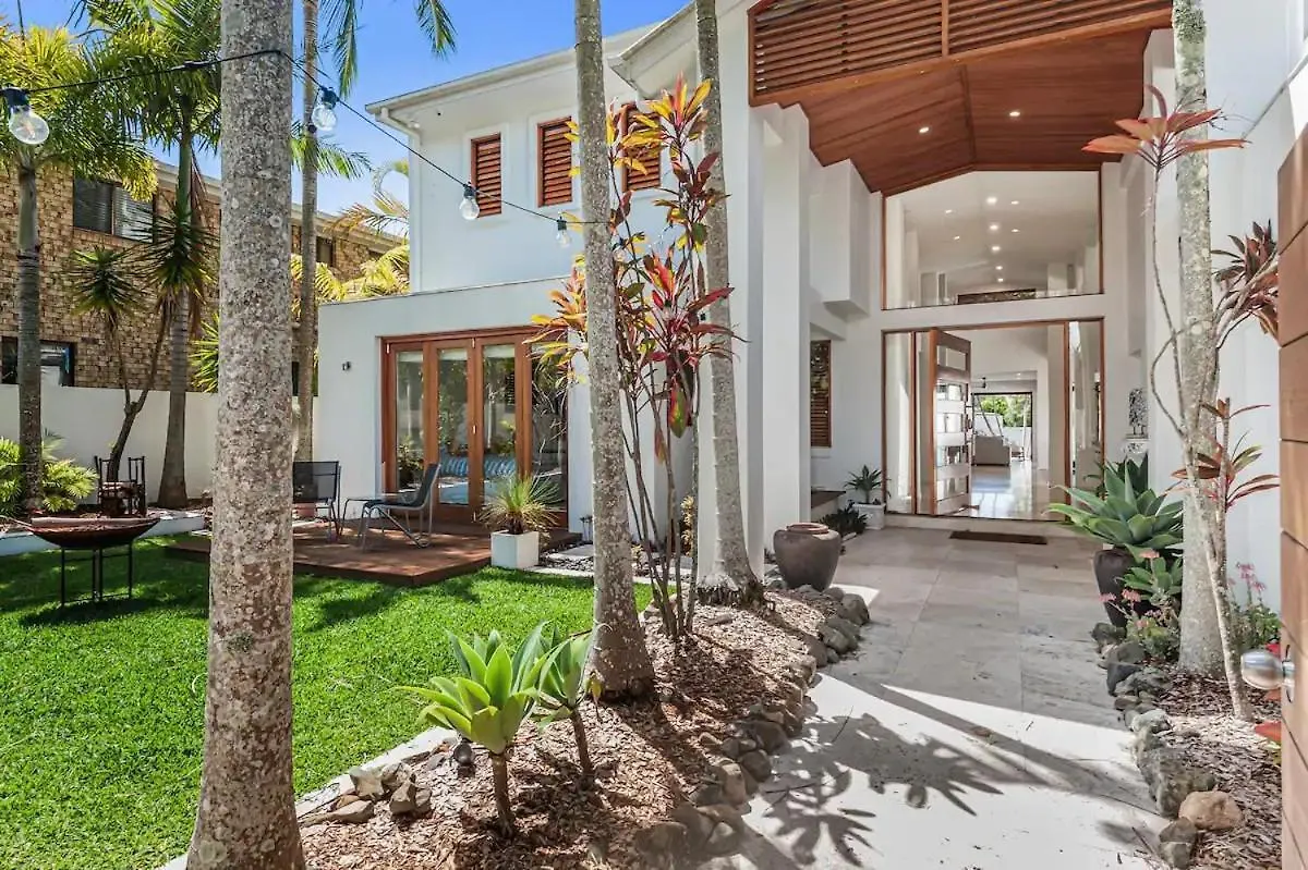 Luxurious, Tropical Haven, Mooloolaba- Moonda5 Villa